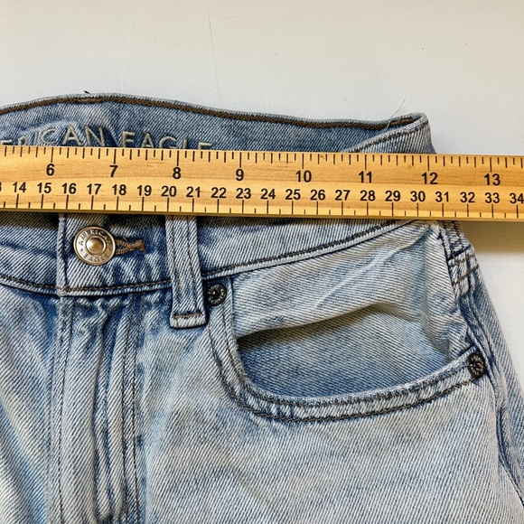 American Eagle Women's Baggy Jean Light Wash Destroyed Denim Blue Size 00 - Picture 10 of 15